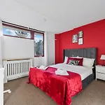 Very Nice Big Place In Camden Town 2 Minutes To Kings Cross